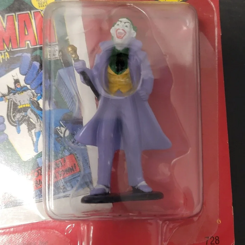 Ertl DC‎ Comics The Joker The Batman Deadstock Die-cast Metal Action Figure